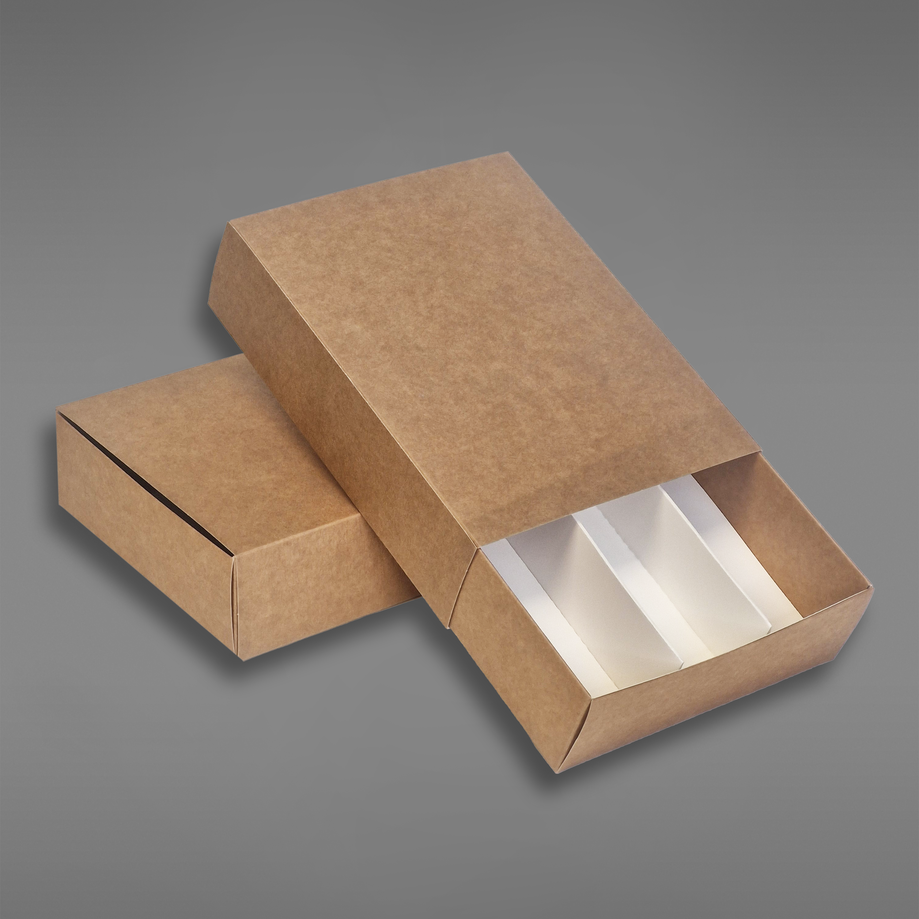 Trippel makroneske uten vindu med innlegg brun